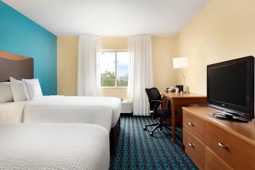Queen Room with Two Queen Beds interior